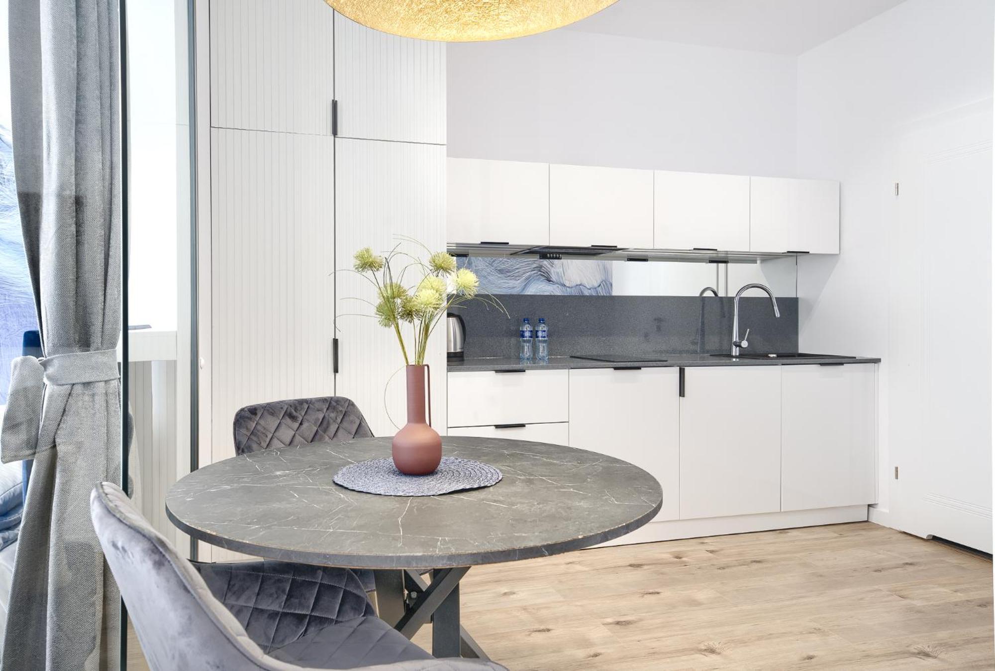 3l Kosciuszki 16 Premium Free Parking No Balcony *